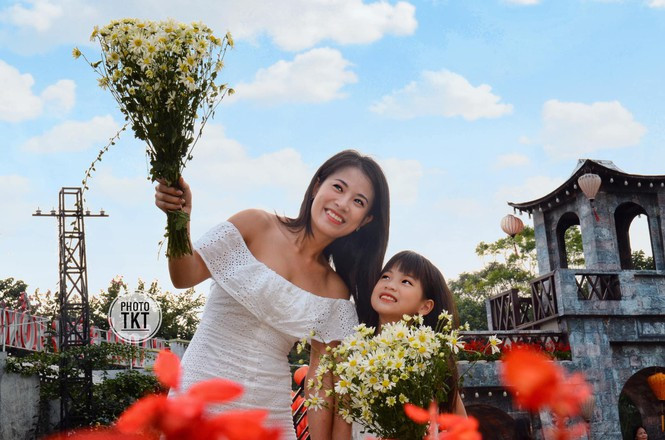 Khuất Quỳnh Hoa hiện ra sao sau 10 năm làm mẹ đơn thân? - Hình 6 Khuat Quynh Hoa hien ra sao sau 10 nam lam me don than?-Hinh-6