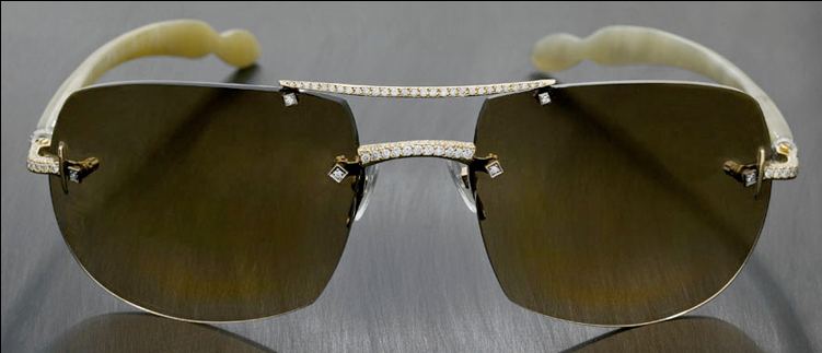 Chi tien mua cap kinh chong nang gia bang ca ngoi nha