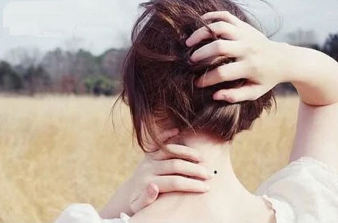 Những điểm trên cơ thể phụ nữ muốn che giấu lại hấp dẫn đàn ông nhất - Hình 4 Nhung diem tren co the phu nu muon che giau lai hap dan dan ong nhat-Hinh-4