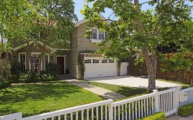  Bất động sản mà Jassy mới mua vào đầu tháng 10/2020 tọa lạc thành phố Santa Monica, có tổng diện tích khuôn viên lên đến hơn 10.000 m2.