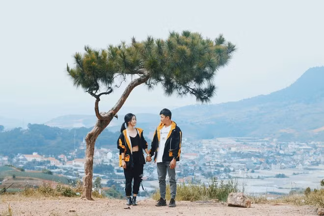 Giao com cham 30 phut, shipper may man cua do duoc co gai xinh dep-Hinh-6