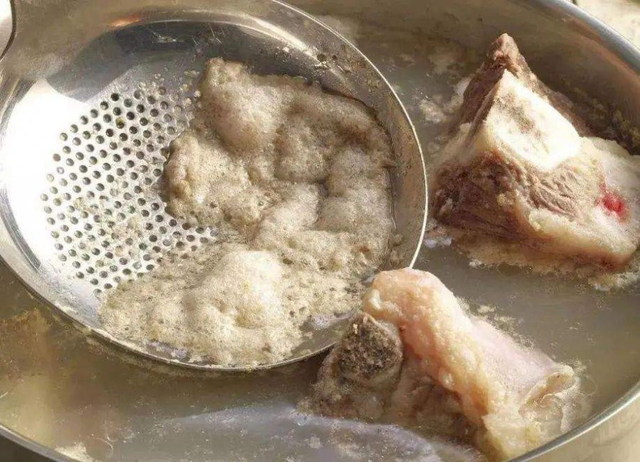 Su that ve lop bot trong nuoc ham xuong, nuoc luoc thit