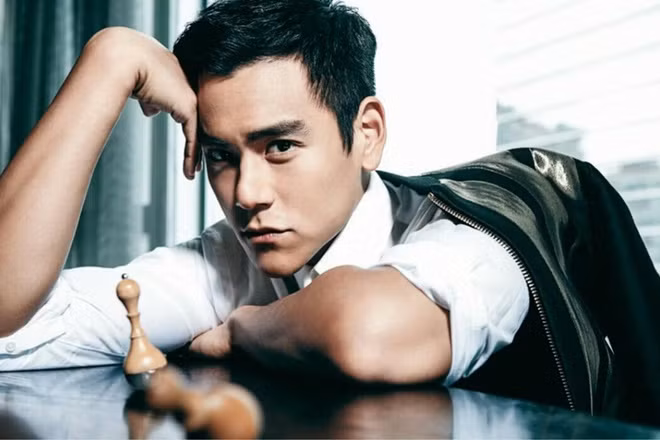 Bành Vu Yến sinh năm 1982 tại Đài Loan. Anh hiện là tên tuổi bảo chứng doanh thu phòng vé tại thị trường Trung Quốc. Những phim có sự tham gia của anh đều thắng lớn về doanh thu. Trong đó có thể kể đến Hành động sông Mekong, Tà không thắng chính, Ngộ Không truyện. Nam diễn viên thường xuyên vướng tình ái với bạn diễn nữ sau mỗi lần hợp tác làm phim. Bành Vu Yến từng thừa nhận muốn kết hôn trước khi bước sang tuổi 36. Mẫu hình lý tưởng của anh là những cô gái năng động và yêu thể thao. Hiện, đã bước sang tuổi 38, tài tử vẫn chưa tìm được cô gái trong mộng để rước về nhà.