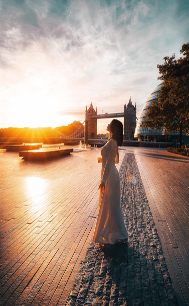 Với anh, điều khó khăn nhất là việc chọn địa điểm chụp ảnh phù hợp. Ảnh cần toát lên vẻ đặc trưng của địa danh và phải chụp vào khung giờ vắng khách du lịch. Trong mỗi hành trình, hai vợ chồng lại có khó khăn và rủi ro riêng như thời tiết khắc nghiệt, khoảng cách đến điểm chụp hay rủi ro về an ninh .