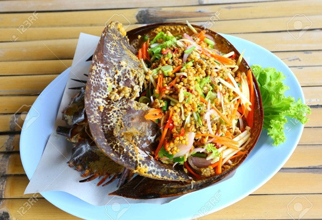 Mỗi cặp sam thường đẻ rất nhiều trứng do đó người ta thường bắt sam để lấy trứng ăn là chính.