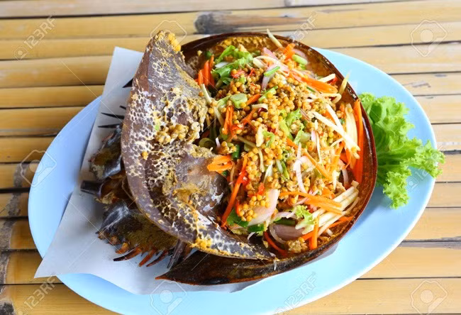 Mỗi cặp sam thường đẻ rất nhiều trứng do đó người ta thường bắt sam để lấy trứng ăn là chính.