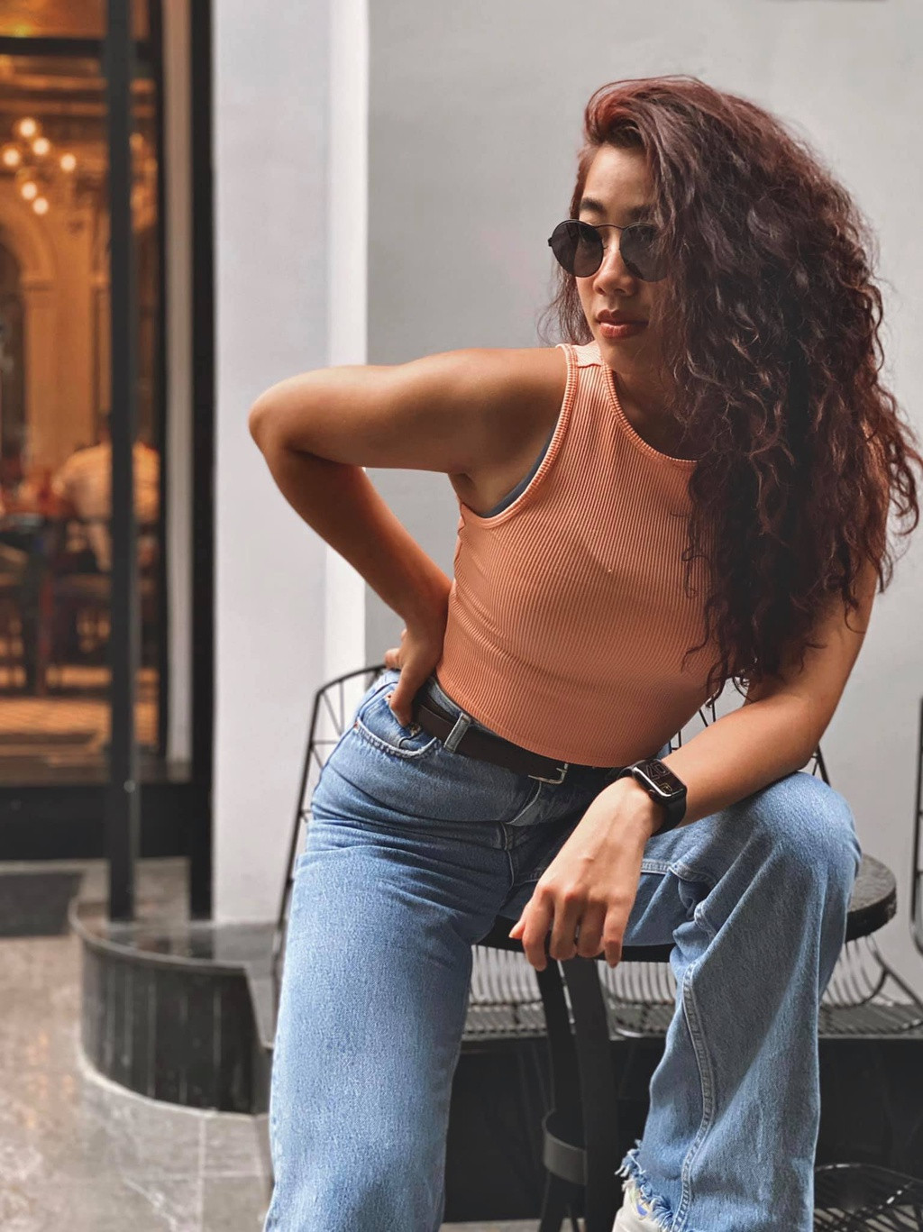 "Tôi thấy mình có duyên với nghề hát. Nhiều lúc tưởng tượng cảnh không được ca hát, tôi cảm thấy buồn lắm. Dù có bằng đại học về kinh tế, tôi quyết định chuyển hướng, theo đuổi con đường âm nhạc", Cece Trương cho biết.