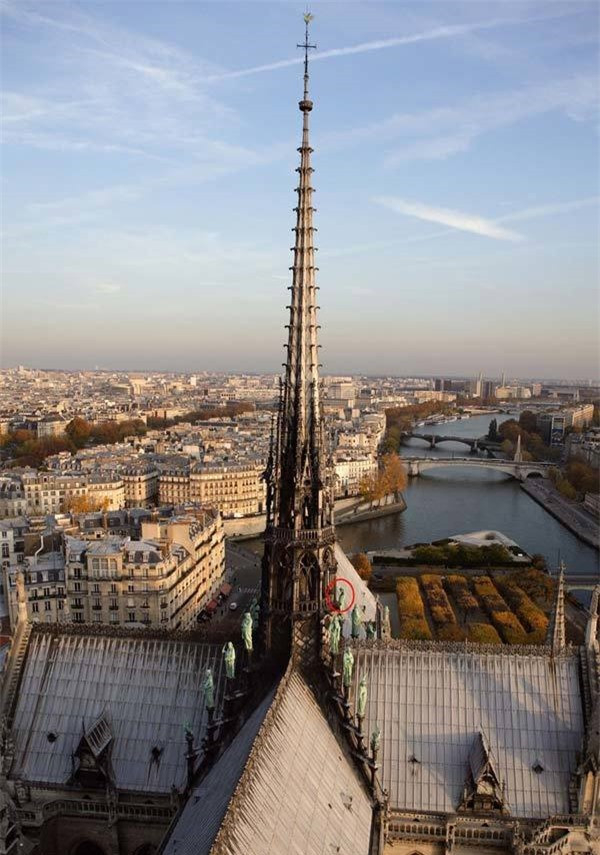 Những bí mật ít ai biết trong Nhà thờ Đức Bà Paris ảnh 4