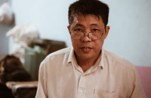  Nghệ nhân Đỗ Văn Liên quê tại xã Thạch Xá – huyện Thạch Thất – thành phố Hà Nội đã gắn bó với nghề làm chuồn chuồn tre 20 năm nay. Trước dịch bệnh, nghề làm chuồn chuồn truyền thống này đã mang lại cho gia đình chú khoản thu từ 15 đến 17 triệu đồng.