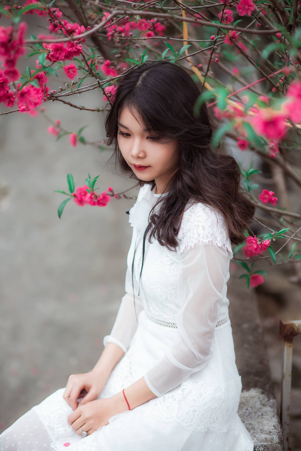 Linh cho biết những ngày này, cô đang chờ quyết định chính thức để nhận nhiệm vụ, công tác. Ngoài ra, cô cũng sẽ theo đuổi đam mê của mình và học tập thêm kiến thức về ngoại ngữ, tin học. Bên cạnh đó, cô gái đến từ Bắc Kạn tiết lộ mẫu bạn trai lý tưởng là chàng trai hiền lành, hài hước, có tính cách phù hợp.