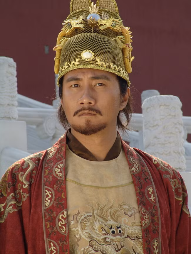 Vi vua tu Hoang de xuat than an may toi bao quan tan doc-Hinh-2