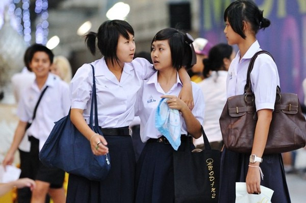 Hoc sinh bi khung hoang tam ly vi thay giao cat toc cho qua xau