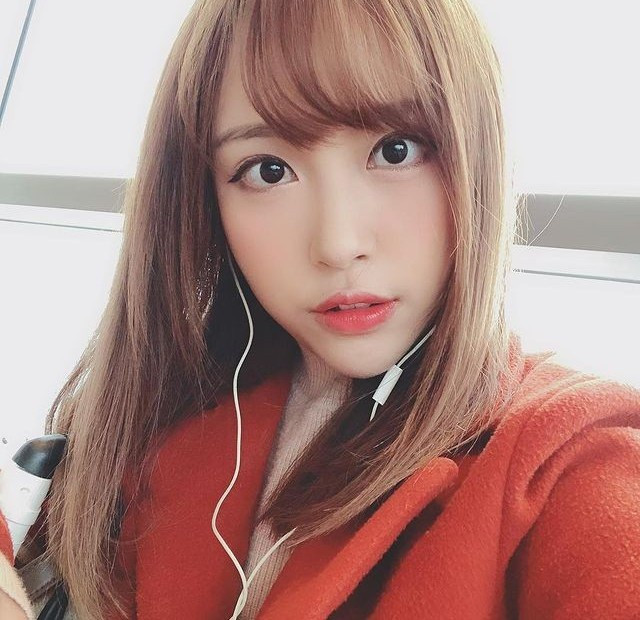 Tại trang cá nhân, cô chia sẻ nhiều hình ảnh sexy khi hóa trang thành các nhân vật phim anime. Thường xuyên làm mẫu ảnh trong những bộ cánh gợi cảm, Nori nói rằng hiếm khi cô ăn diện "bình thường".