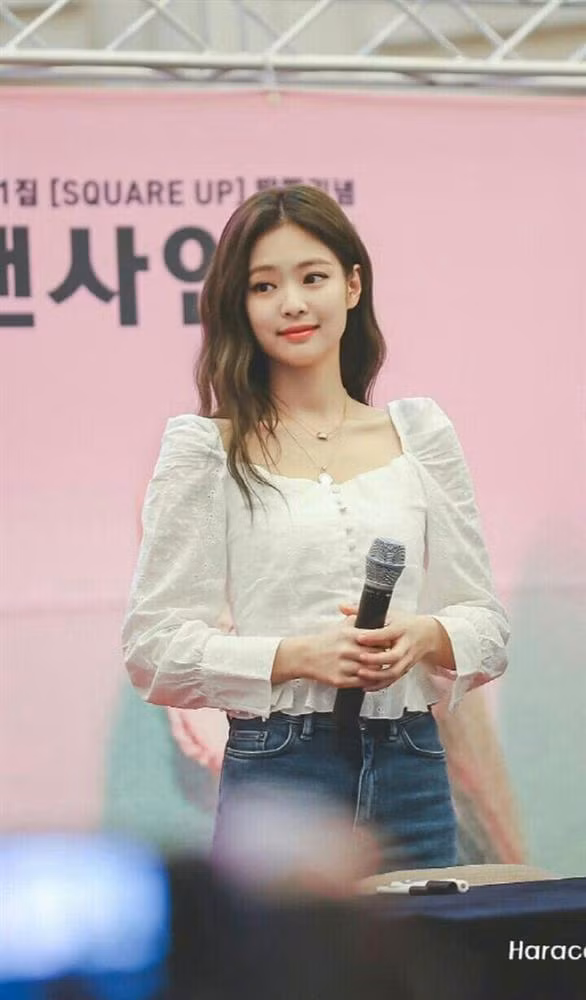 Ao so mi/blouse trang vao tay cac my nhan Han ra set do dep me ly