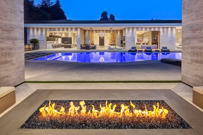 Dinh thu 36,5 trieu USD moi tau cua 'nu ty phu gia mao'