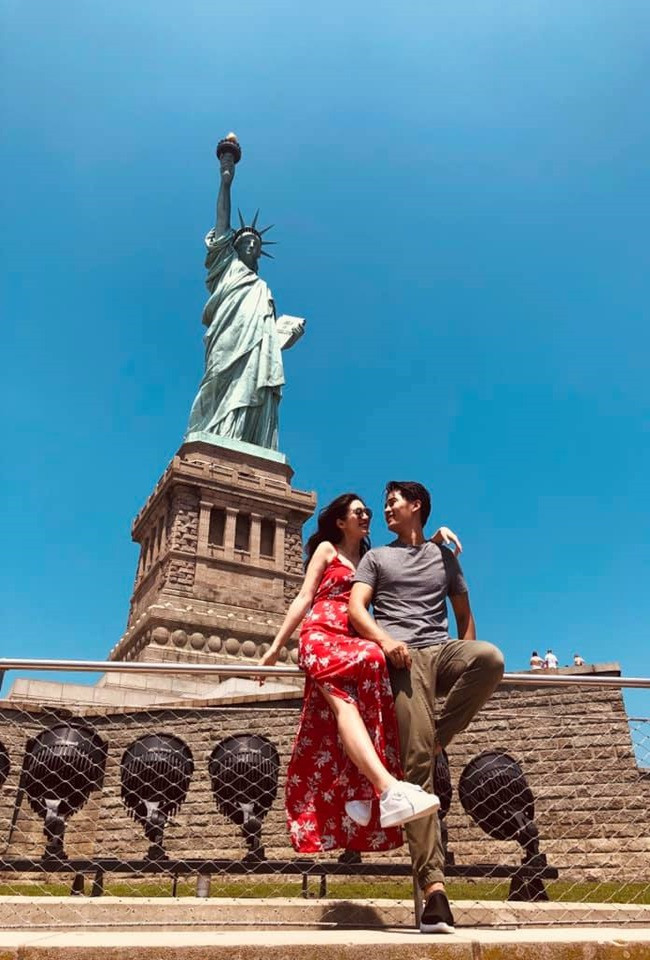 Sau khi thực hiện bộ ảnh tuyệt đẹp và ý nghĩa, anh Trần Huy và chị Lê Xuân đăng ký kết hôn vào năm 2019. Lễ cưới mới tổ chức vào tháng 9/2020.