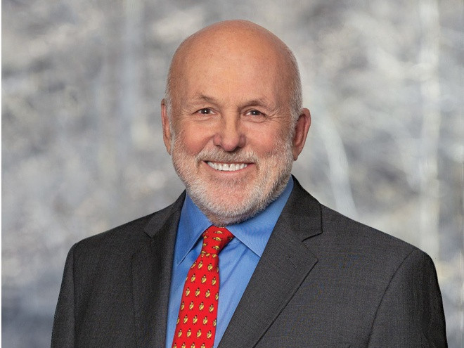 Tập đoàn Tyson Foods được điều hành bởi 3 thế hệ gia đình Tyson. Chủ tịch John H. Tyson (ảnh) và gia đình hiện sở hữu tài sản trị giá 2 tỷ USD, theo Forbes.