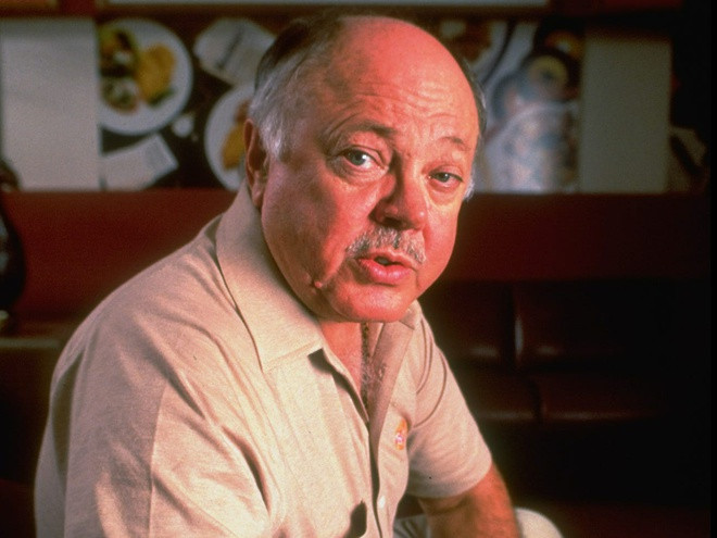 Theo Tyson Foods, dù về hưu, Don Tyson vẫn nằm trong ban giám đốc và tham gia vào nhiều hoạt động của công ty cho tới khi qua đời vào tháng 1/2011 ở tuổi 80. New York Times mô tả ông là “một doanh nhân liều lĩnh, người đã thâu tóm hàng chục công ty đối thủ cạnh tranh, vượt qua những giới hạn của pháp luật và biến một công ty thành đế chế toàn cầu với đông đảo nhân viên và hàng triệu khách hàng tại 57 quốc gia”. Trong ảnh là Don Tyson vào năm 1991.