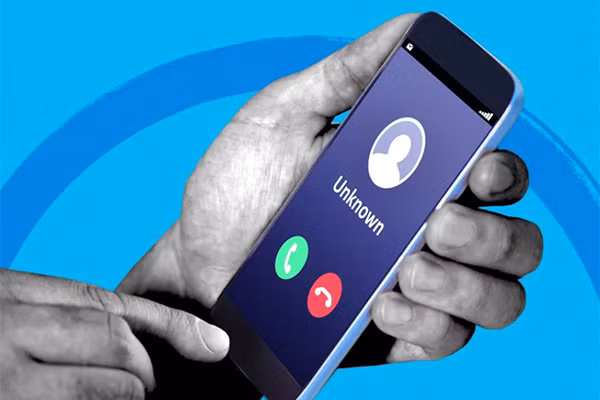 Am bao “Nguoi dan khong ra khoi nha” se khong bi tinh phi