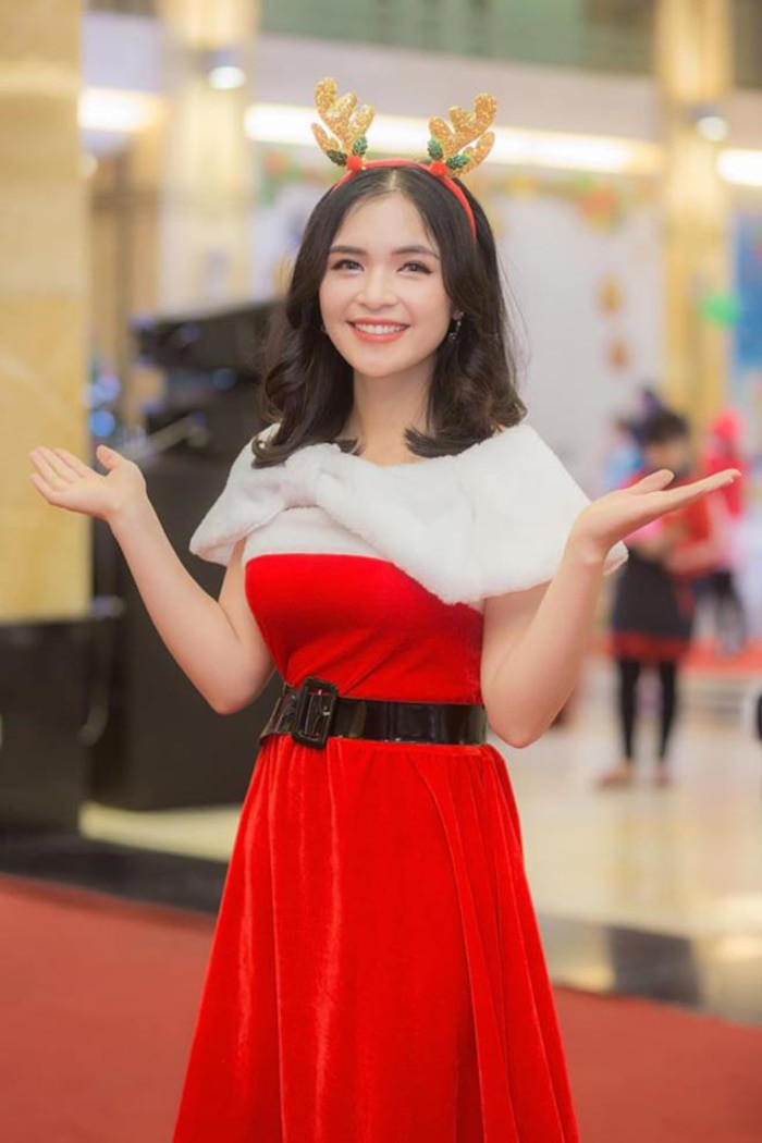 Chi gai Hoa Minzy bat ngo khoe anh dien bikini 'tha dang' goi cam-Hinh-10