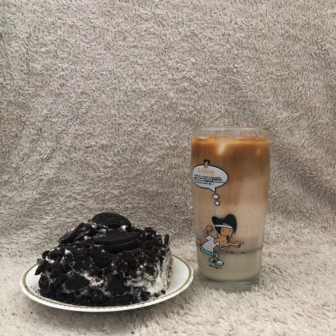“Ke ngoi” Dalgona Coffee, mon banh dang “can quet” mang xa hoi-Hinh-3