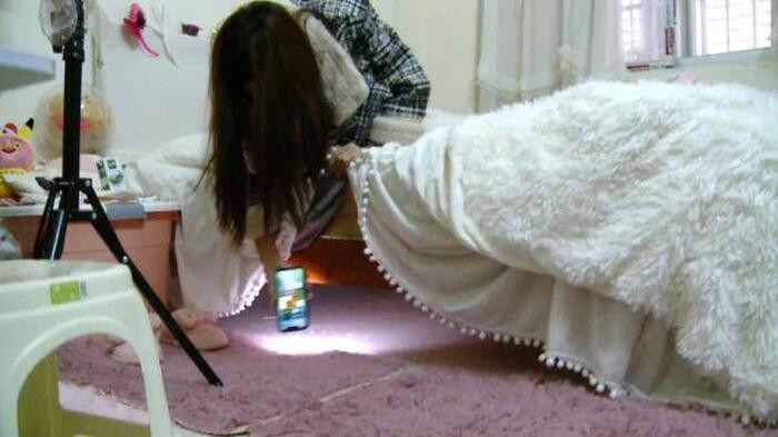 Nghe tieng dong, nu streamer hoang hot phat hien su that