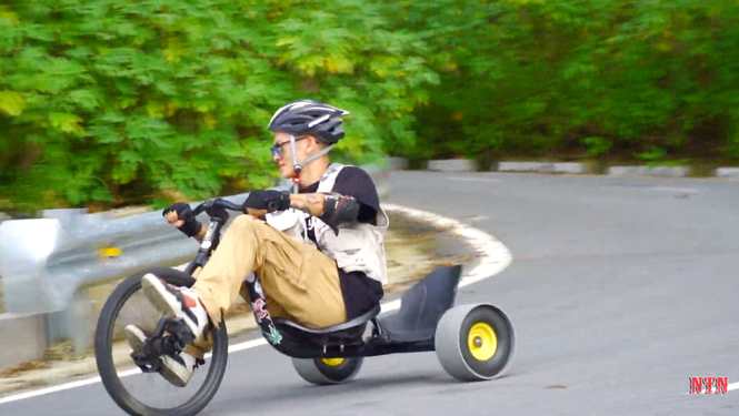 YouTuber NTN tha doc mao hiem bang xe cut kit tu dinh nui-Hinh-5