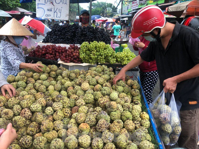 Trái cây mùa hè giá rẻ như cho vẫn ế - Hình 2 Trai cay mua he gia re nhu cho van e-Hinh-2