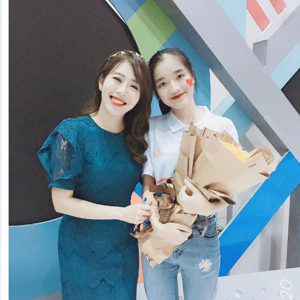 Cap chi em song sinh chiem spotlight tai duong len dinh Olympia-Hinh-4