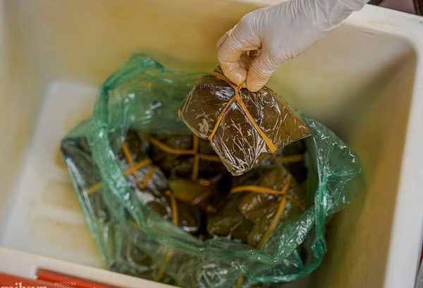 Hang banh gio pho co ban 4 tieng het 250 chiec-Hinh-7