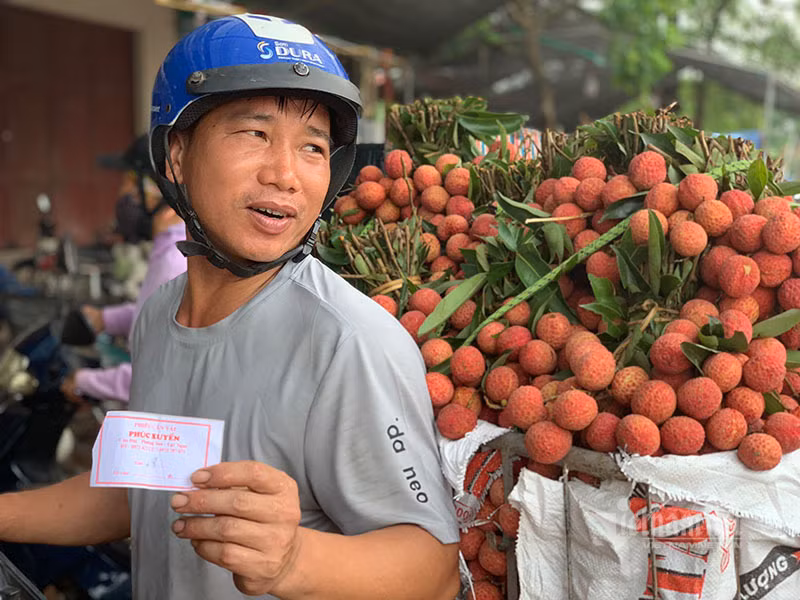 Khu cho dai 20km, 4.000 ty trao tay qua mau giay nho-Hinh-6