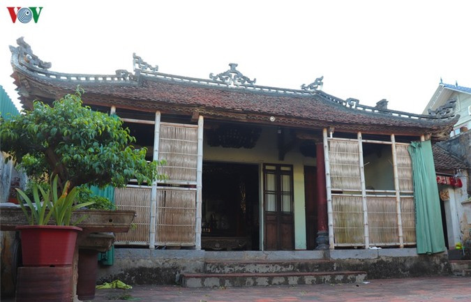 Ngôi nhà cổ gần 200 tuổi chứa bảo vật dát vàng tại Hà Nội ảnh 2 Ngôi nhà cổ gần 200 tuổi chứa bảo vật dát vàng tại Hà Nội ảnh 2