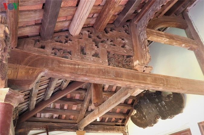 Ngôi nhà cổ gần 200 tuổi chứa bảo vật dát vàng tại Hà Nội ảnh 11 Ngôi nhà cổ gần 200 tuổi chứa bảo vật dát vàng tại Hà Nội ảnh 11