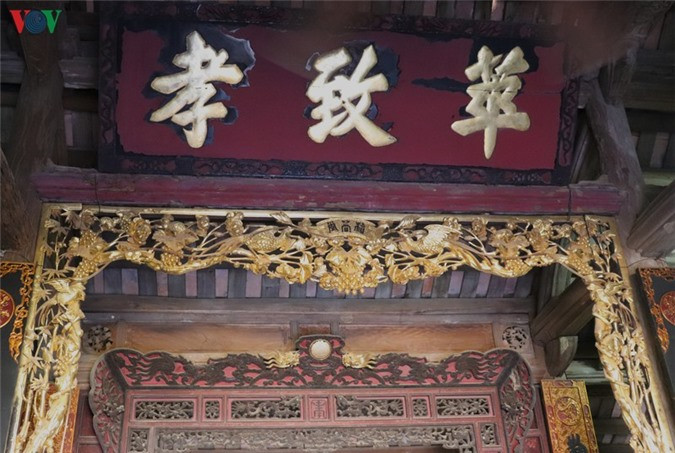 Ngôi nhà cổ gần 200 tuổi chứa bảo vật dát vàng tại Hà Nội ảnh 5 Ngôi nhà cổ gần 200 tuổi chứa bảo vật dát vàng tại Hà Nội ảnh 5