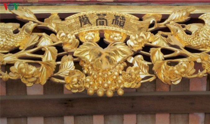 Ngôi nhà cổ gần 200 tuổi chứa bảo vật dát vàng tại Hà Nội ảnh 6 Ngôi nhà cổ gần 200 tuổi chứa bảo vật dát vàng tại Hà Nội ảnh 6