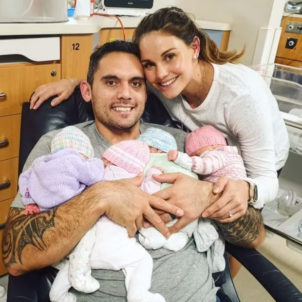 Nhin theo ngon tay cua bac si khi sieu am ba me bat khoc-Hinh-3