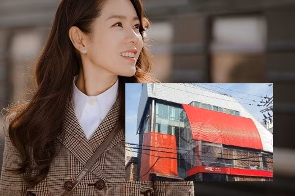 Tòa nhà rộng 1567 m2 với 6 tầng trên, 2 tầng hầm được dự đoán mỗi năm giúp mỹ nhân nổi tiếng thu lãi khoảng 3,5% tổng số tiền bỏ ra ban đầu. Bên cạnh bất động sản đáng giá vừa đầu tư, năm 2015, Son Ye Jin bán tòa nhà Seogyodong, Mapo với giá 13,5 tỷ won (hơn 276 tỷ đồng), thu lãi 4,1 tỷ won (gần 84 tỷ đồng).