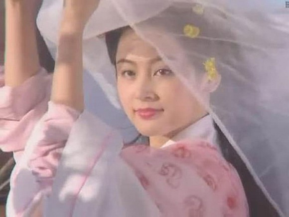 Ve dep bang thanh ngoc khiet cua nang Dieu Thuyen van nguoi me-Hinh-4