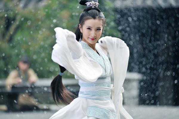 'Tuyệt chiêu' thu hút cánh mày râu của Điêu Thuyền 'Tuyet chieu' thu hut canh may rau cua Dieu Thuyen