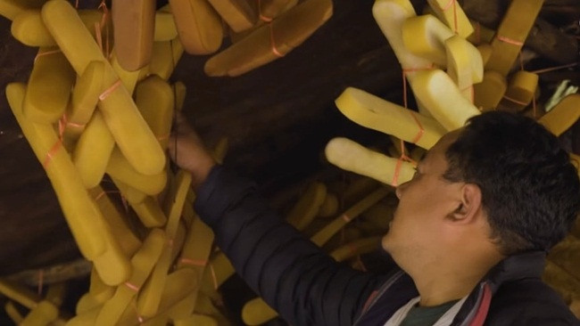 Trông như que củi, cắn muốn gãy răng thành đặc sản được lùng mua - Hình 13 Trong nhu que cui, can muon gay rang thanh dac san duoc lung mua-Hinh-13