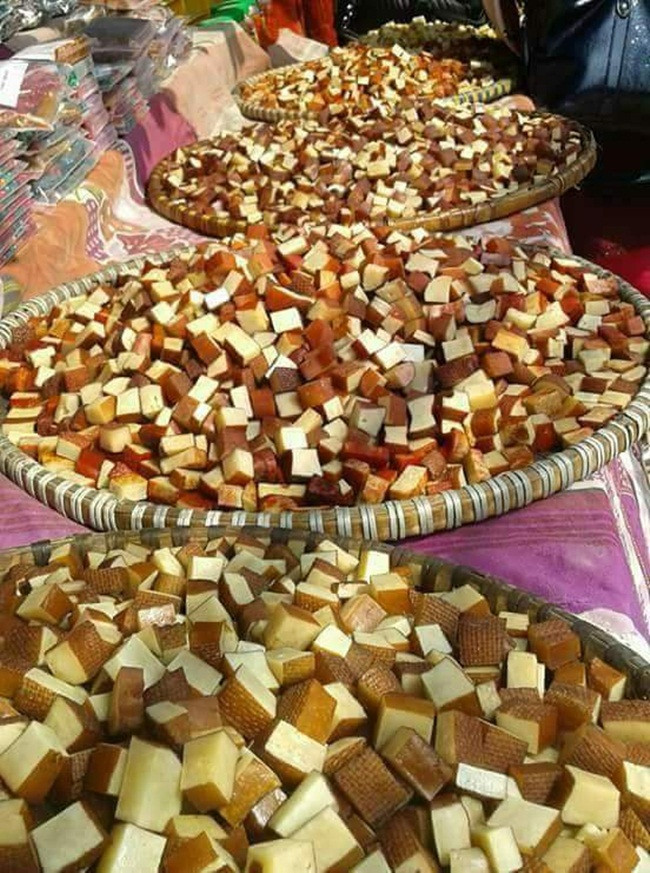 Trông như que củi, cắn muốn gãy răng thành đặc sản được lùng mua - Hình 8 Trong nhu que cui, can muon gay rang thanh dac san duoc lung mua-Hinh-8