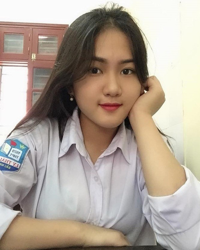 Nữ sinh 18 tuổi mắc ung thư phổi: "chỉ vuốt tóc 15 phút nhưng mình trọc cả mái đầu" - Hình 6 Nu sinh 18 tuoi mac ung thu phoi: