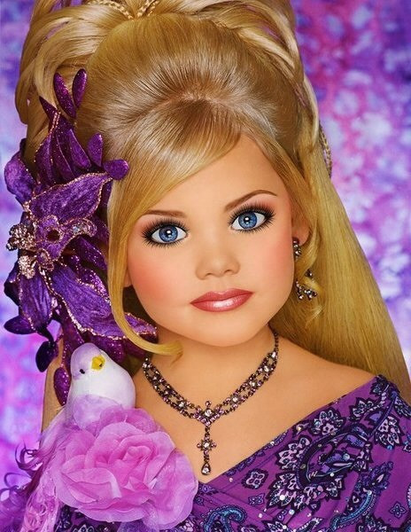 Nhan sắc hoa hậu nhí nước Mỹ bị "chín ép" một thời giờ ra sao? - Hình 2 Nhan sac hoa hau nhi nuoc My bi