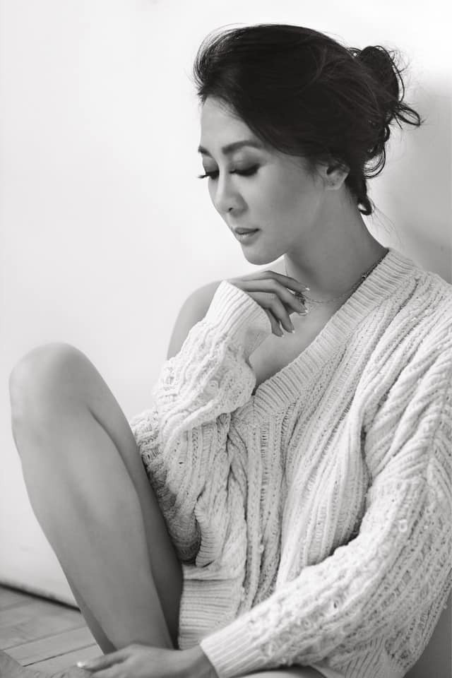 Khi về già, cô không muốn người bạn đời hay các con phải bên cạnh, chăm sóc cô những khi ốm đau. Người đẹp bày tỏ, cô muốn tích lũy tiền bạc để khi nghỉ hưu có thể vào một viện dưỡng lão thật sang trọng, để được chăm sóc kỹ lưỡng. Thậm chí nếu có điều kiện, cô sẵn sàng thuê 2 người y tá nam bên cạnh phục vụ, đồng hành cùng mình.