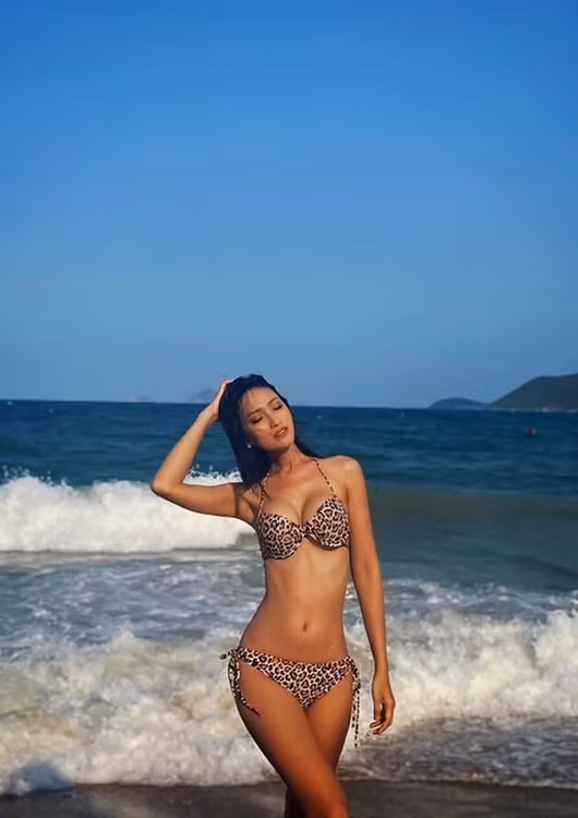 Hoài Sa cũng là một người đẹp nhận được nhiều sự ngưỡng mộ bởi body cực phẩm.