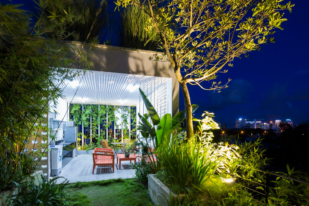 Do thế hệ trẻ hiện đại ít có cơ hội được trải nghiệm không khí mộc mạc, chan hòa với thiên nhiên ở vùng làng quê nên công trình này đã mang những tinh thần đó vào không gian làm việc của họ.