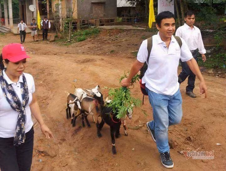 Doi nhieu thang tram, di len tu be tac cua MC Quyen Linh-Hinh-3