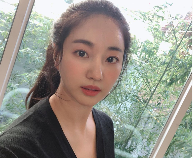 Hoa hậu gợi cảm hàng đầu Hàn Quốc tuổi 42 vẫn độc thân quyến rũ - Hình 9 Hoa hau goi cam hang dau Han Quoc tuoi 42 van doc than quyen ru-Hinh-9