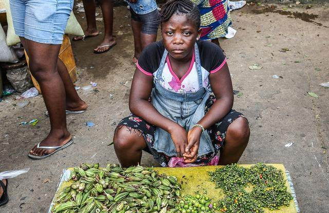 Khu cho ban hai san re hon rau con gi cung co-Hinh-3