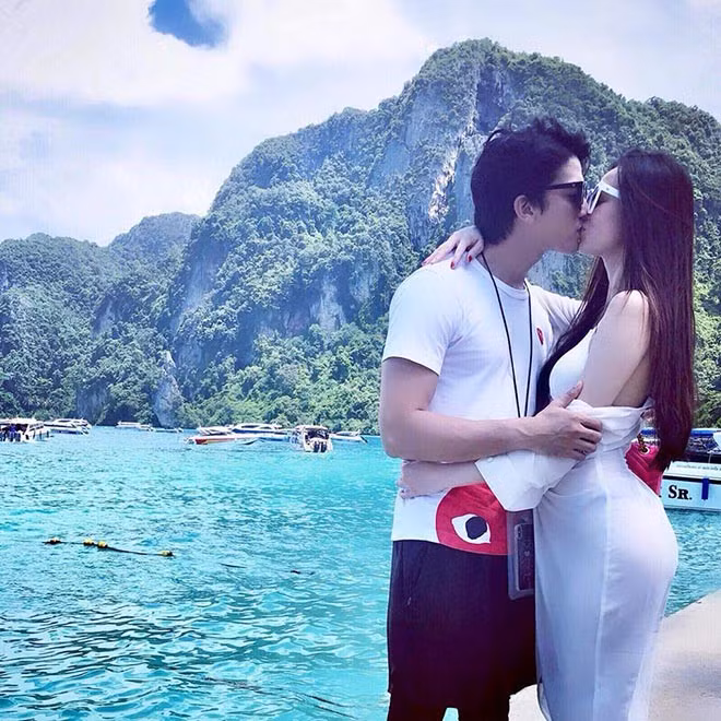 Nguoi dep Khanh My bi mia mai an mac sexy vao bep 'lam mau'